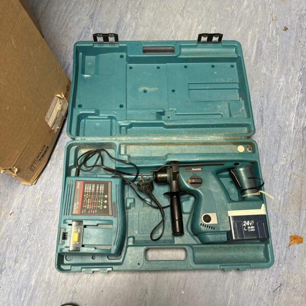 Large Makita cordless drill in its original carry case.