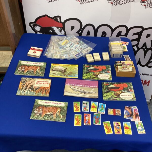 Large collection of vintage Tea cards and albums, Brooke Bond series.