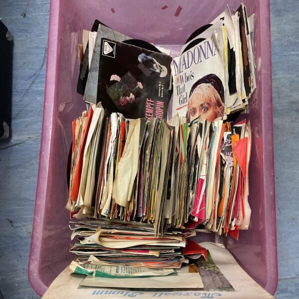Collection of 7 inch vinyl records including Chopin and Madonna.