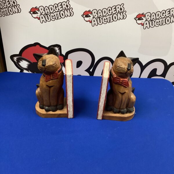 Vintage cat bookends, detailed animal figurines for bookshelf decor.