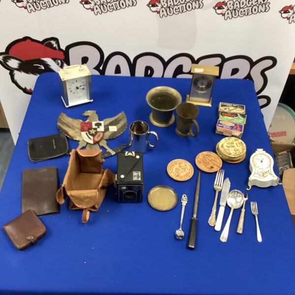 Mixed lot of vintage collectibles including a Brownie Six camera.