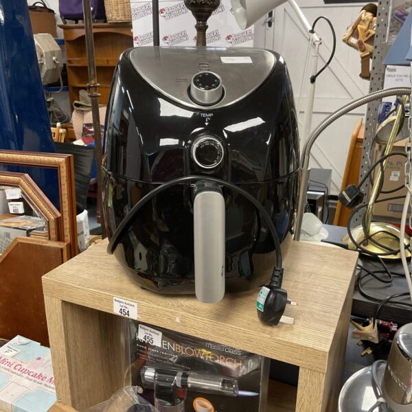 Black Tower air fryer for healthy cooking in used condition.