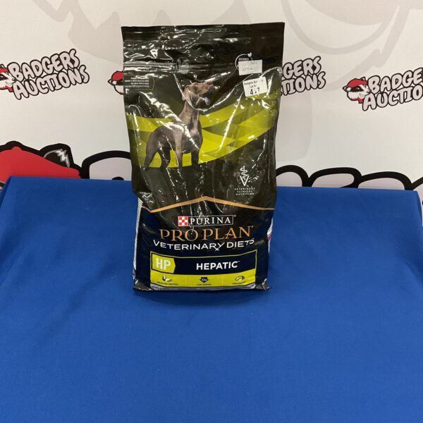 Purina Pro Plan Veterinary Diets dog food packaging.