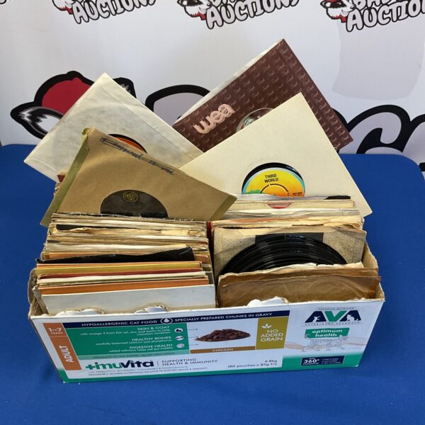 Collection of 7” vinyl records including Jasper Carrot and the spellbinders