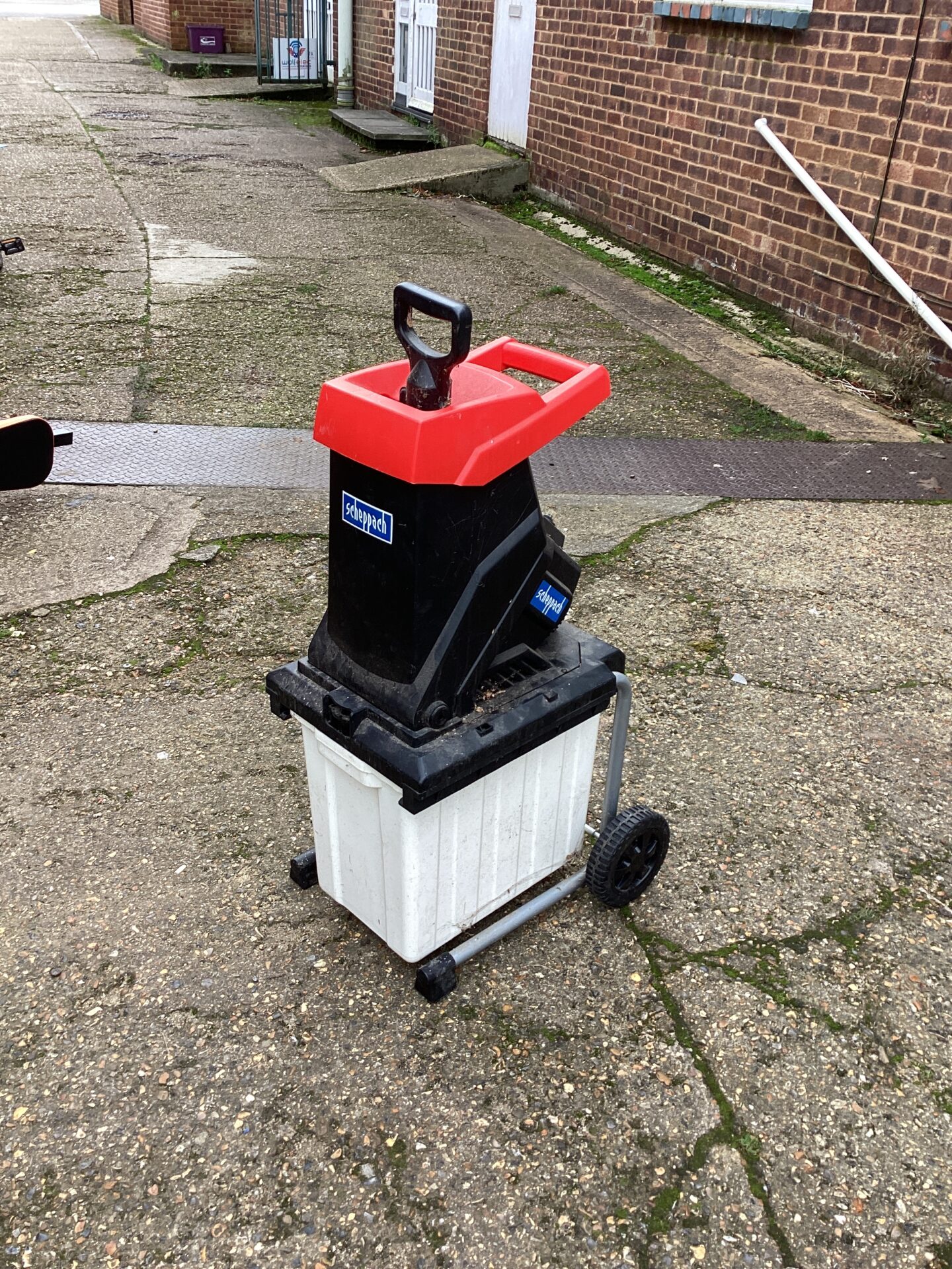 1086 Scheppach Garden Shredder sold as seen