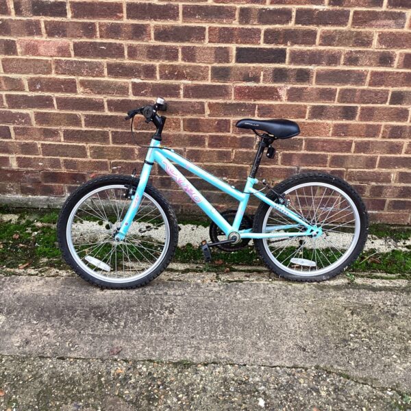 Blue Apollo XC20 girls’ mountain bike, 20 inch wheels.