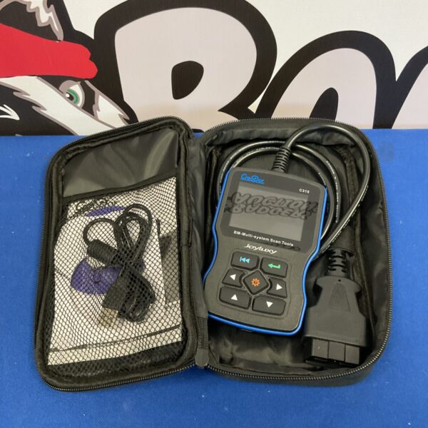 CreatDor C310 OBD2 scanner for vehicle diagnostics.