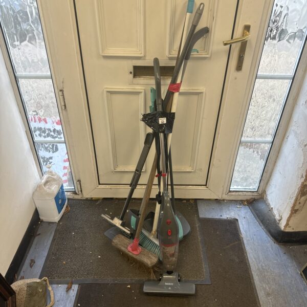 Sweeping brush set with BELDRAY hoover for floor cleaning.