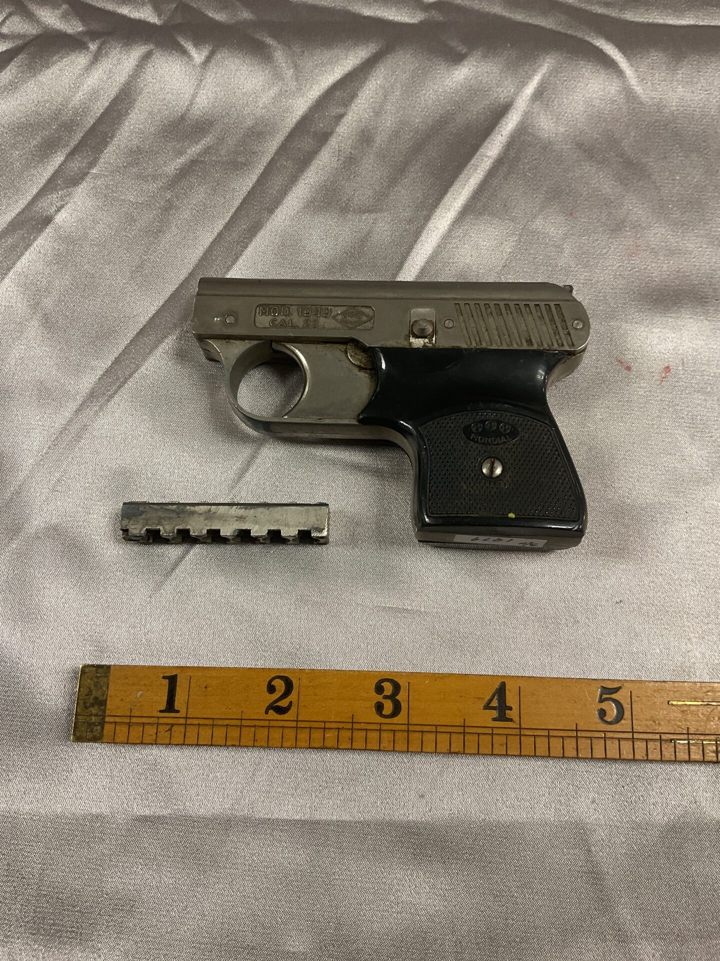 800 Mondial Model 1949 .22 Cal Starting Pistol