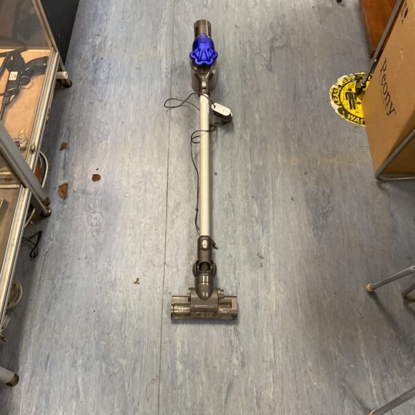 Dyson V8 cordless vacuum cleaner for home cleaning.