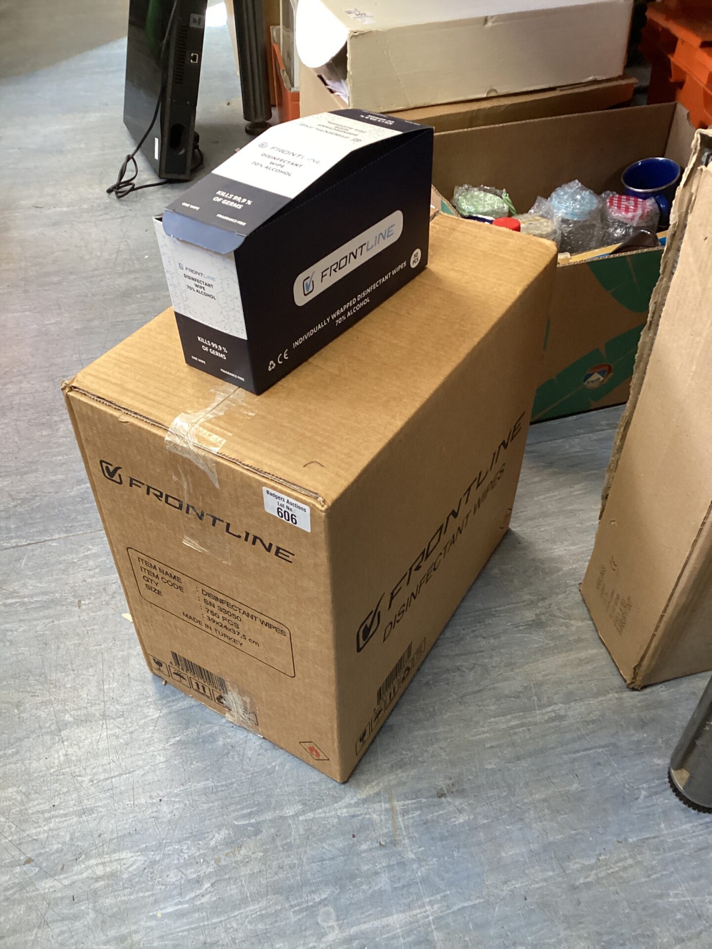 606 Box of disinfectant wipes