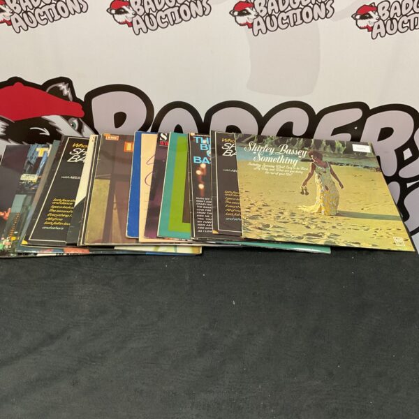 Lot of vintage Shirley Bassey vinyl records for collectors.