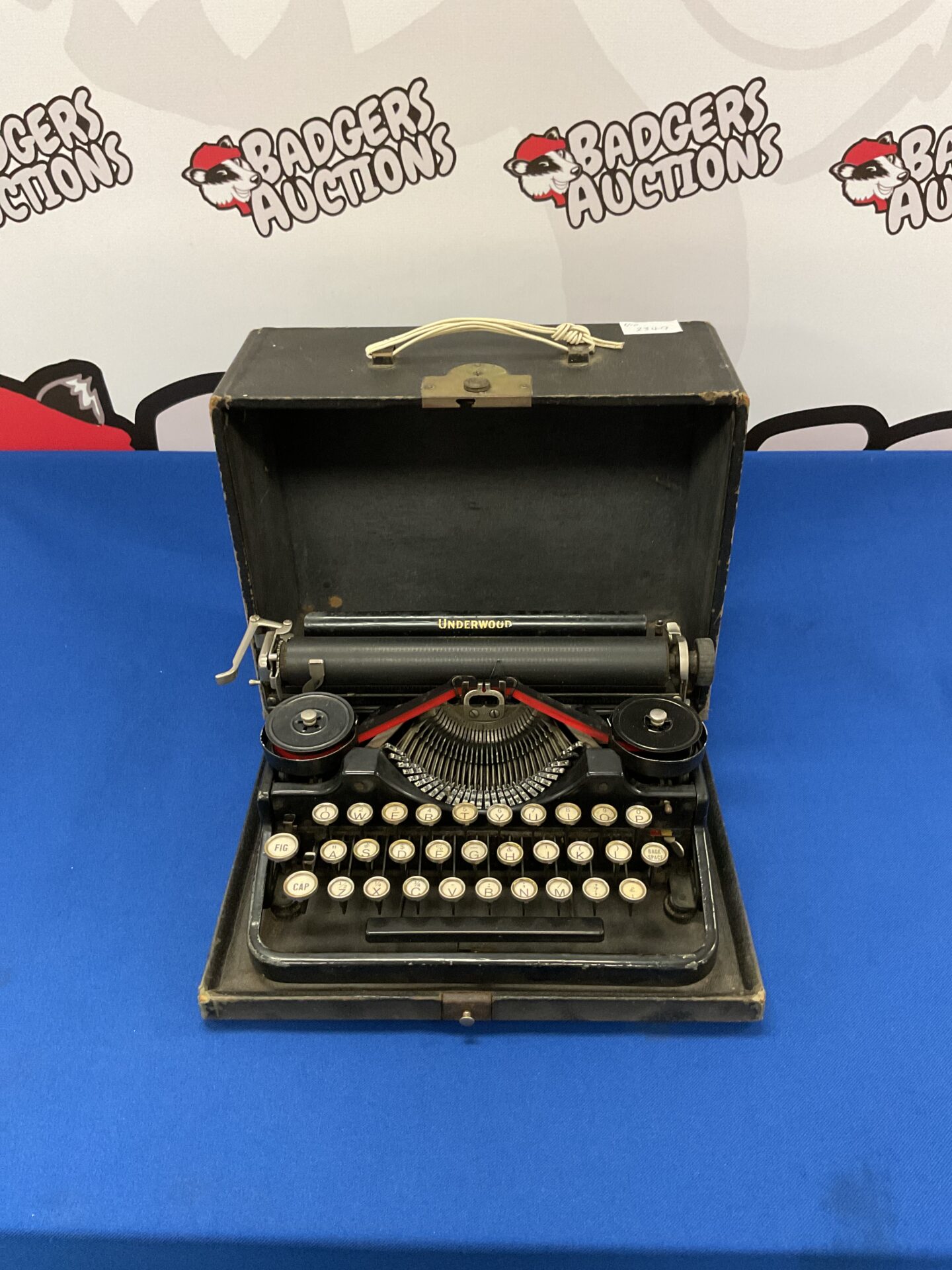 014 1930s underwood mechanical typewriter