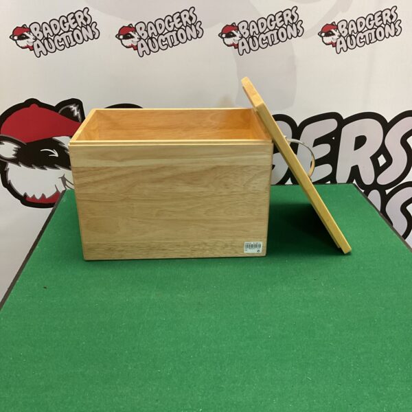 Wooden storage box with lid and handle, rustic style.