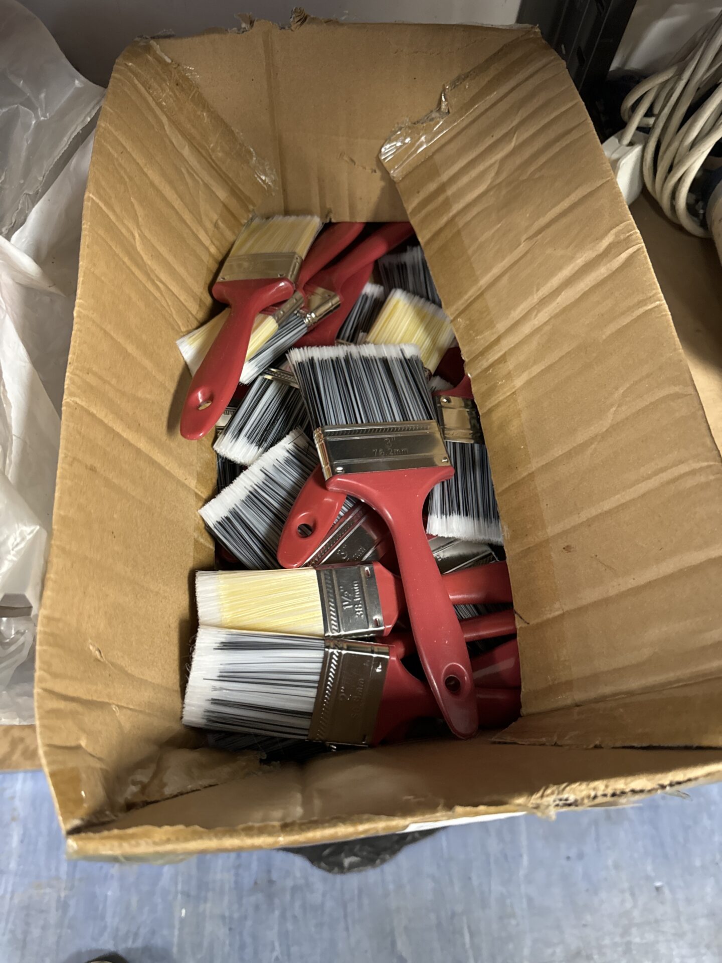 937 Selection of new assorted paintbrushes