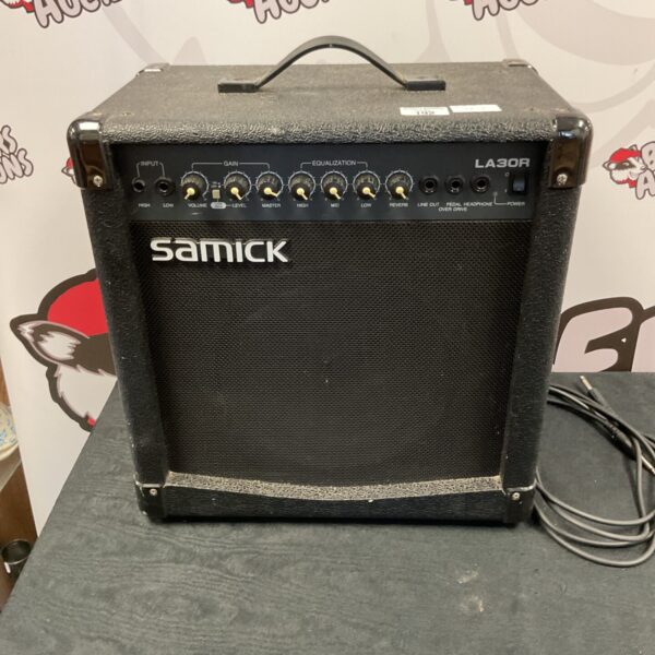 Samick LA30R bass amplifier, front view, practice amp.