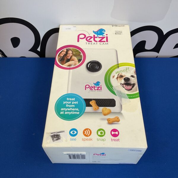 Petzi PZT-1001 smart treat camera for pet monitoring and interaction.