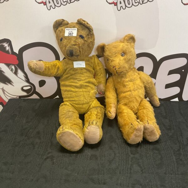 two vintage teddy bears