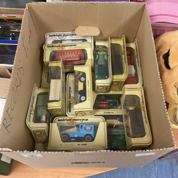 Vintage Matchbox diecast models in a mixed lot for collectors.