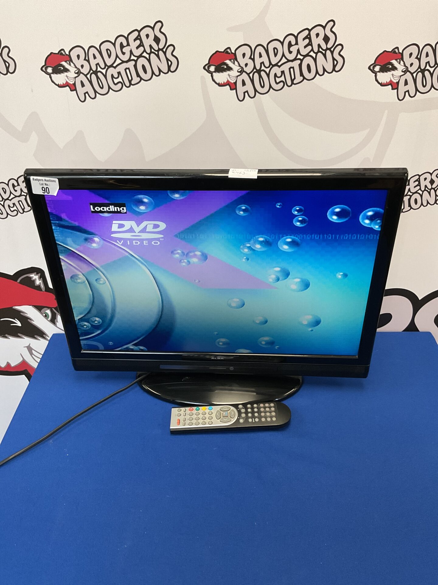 090 22” flatscreen tv/television with in built dvd working