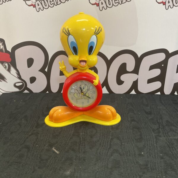 Vintage Tweety Bird clock, Looney Tunes character collectible