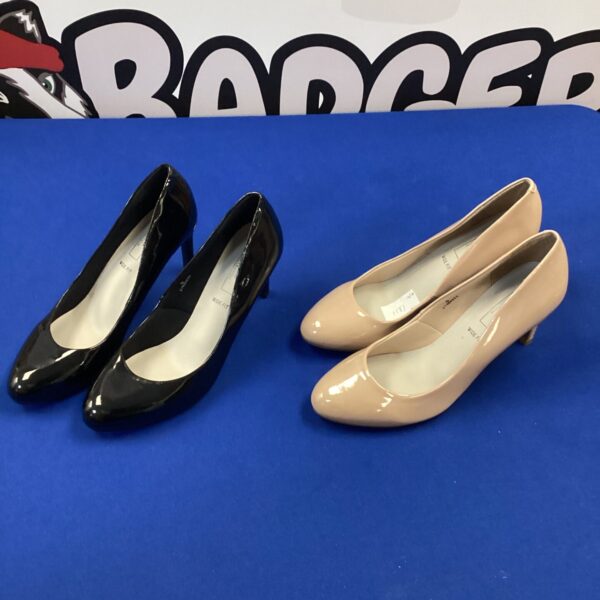 Black ladies court shoes size 5 from M&S.