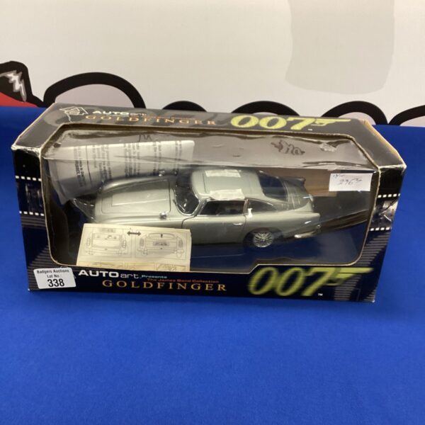 Autopsrt Goldfinger 007 Aston Martin model in box.
