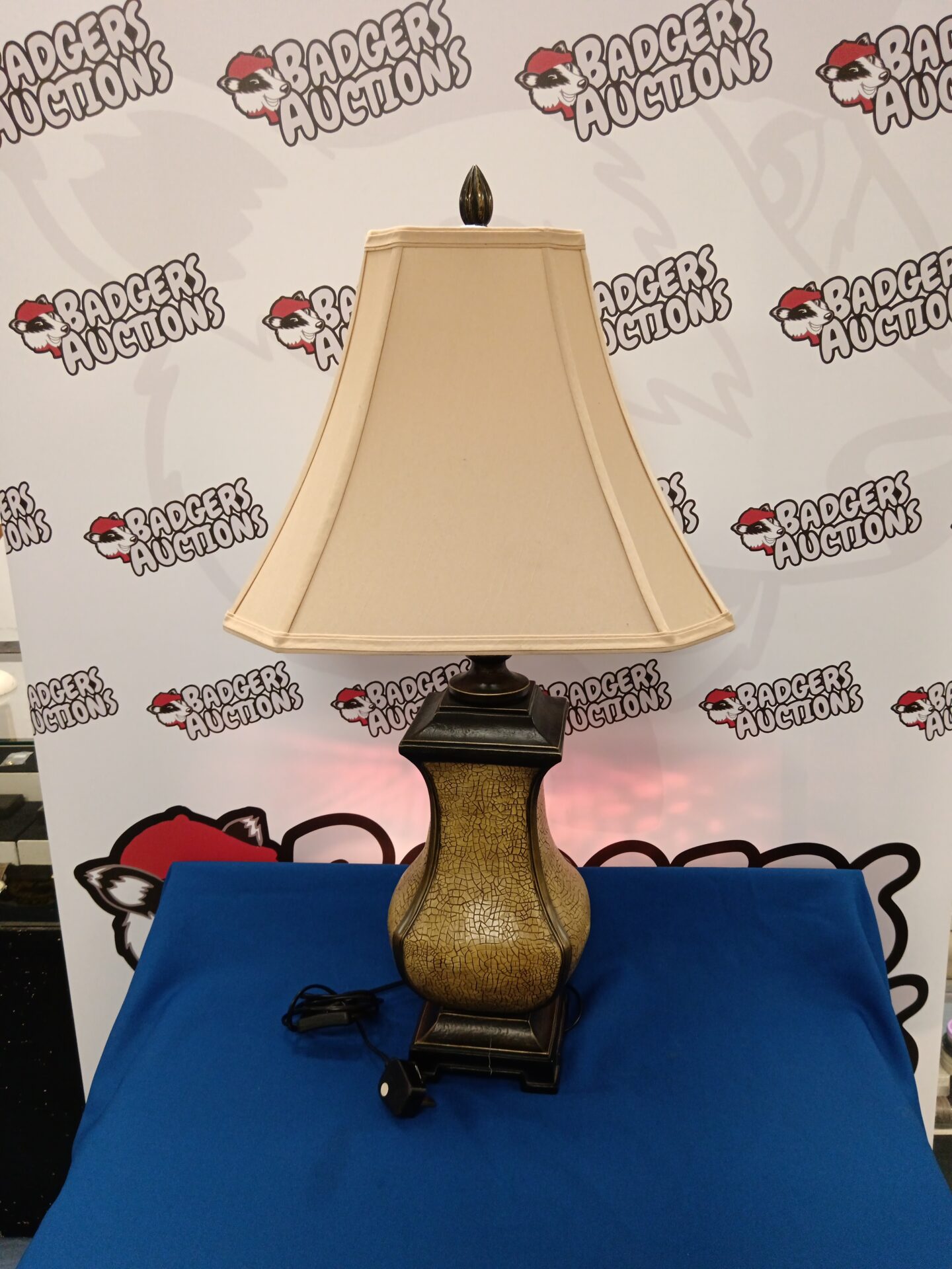 019 Large modern oriental style table lamp