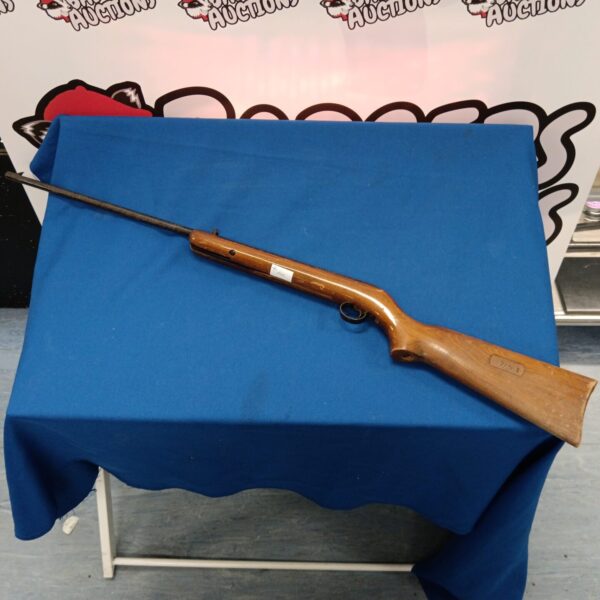 Vintage BSA Cadet air rifle in good condition.