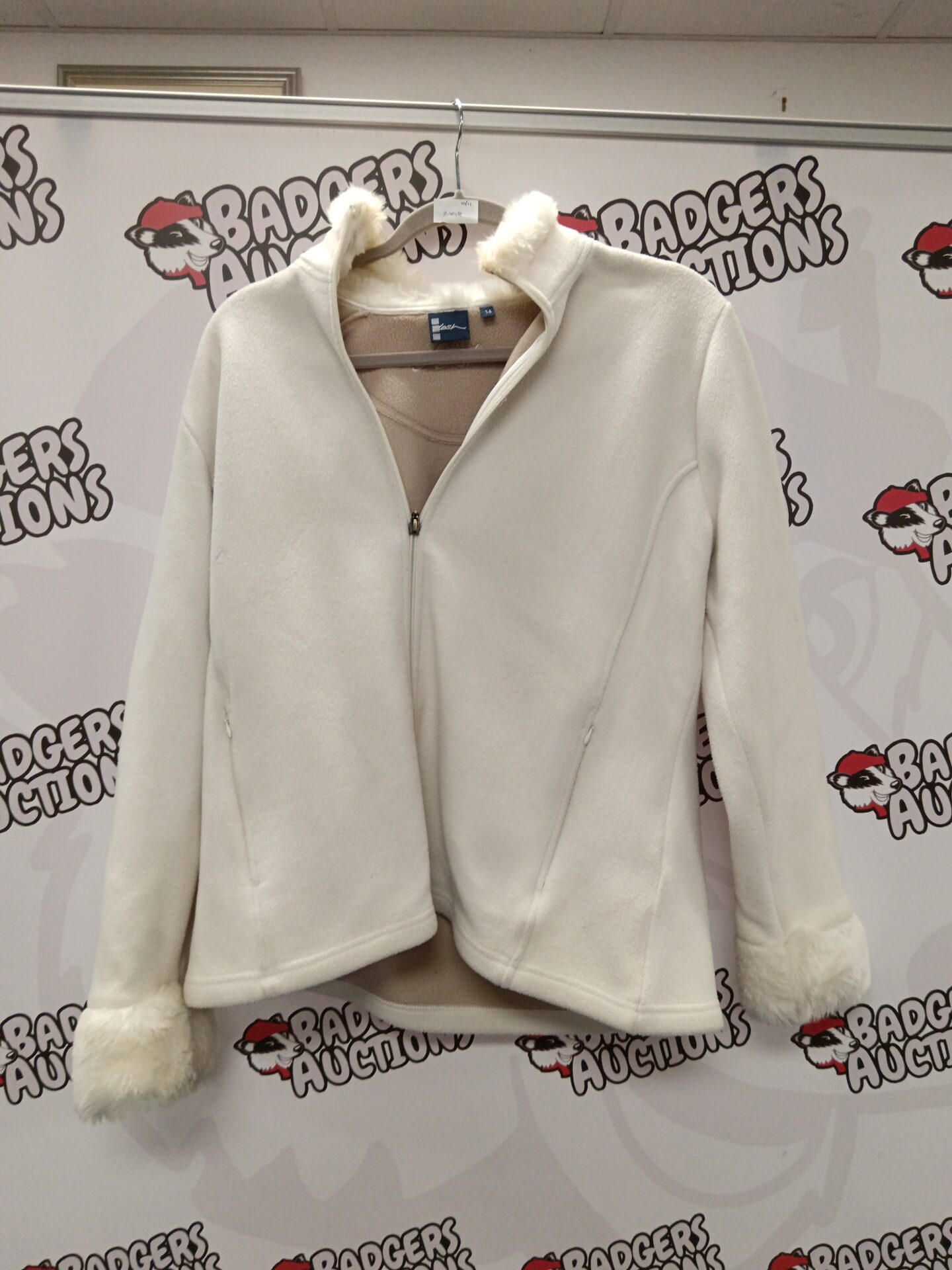637 Dash fleece ladies jacket size 14