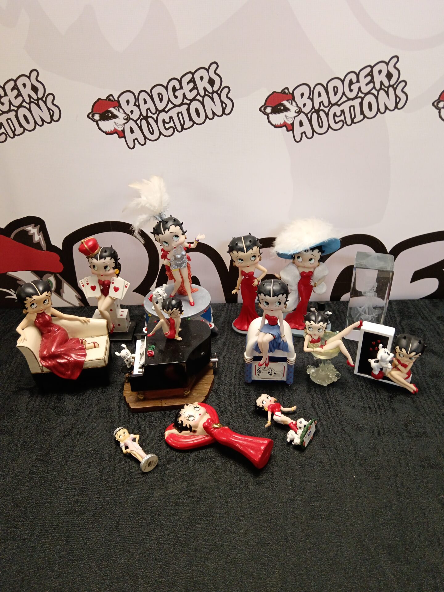 078 Collection of Betty boop ornaments