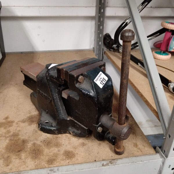 Vintage Fortis No10 bench vice for metalworking and workshop use.