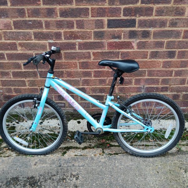 Blue Apollo XC20 girls bike for young riders.