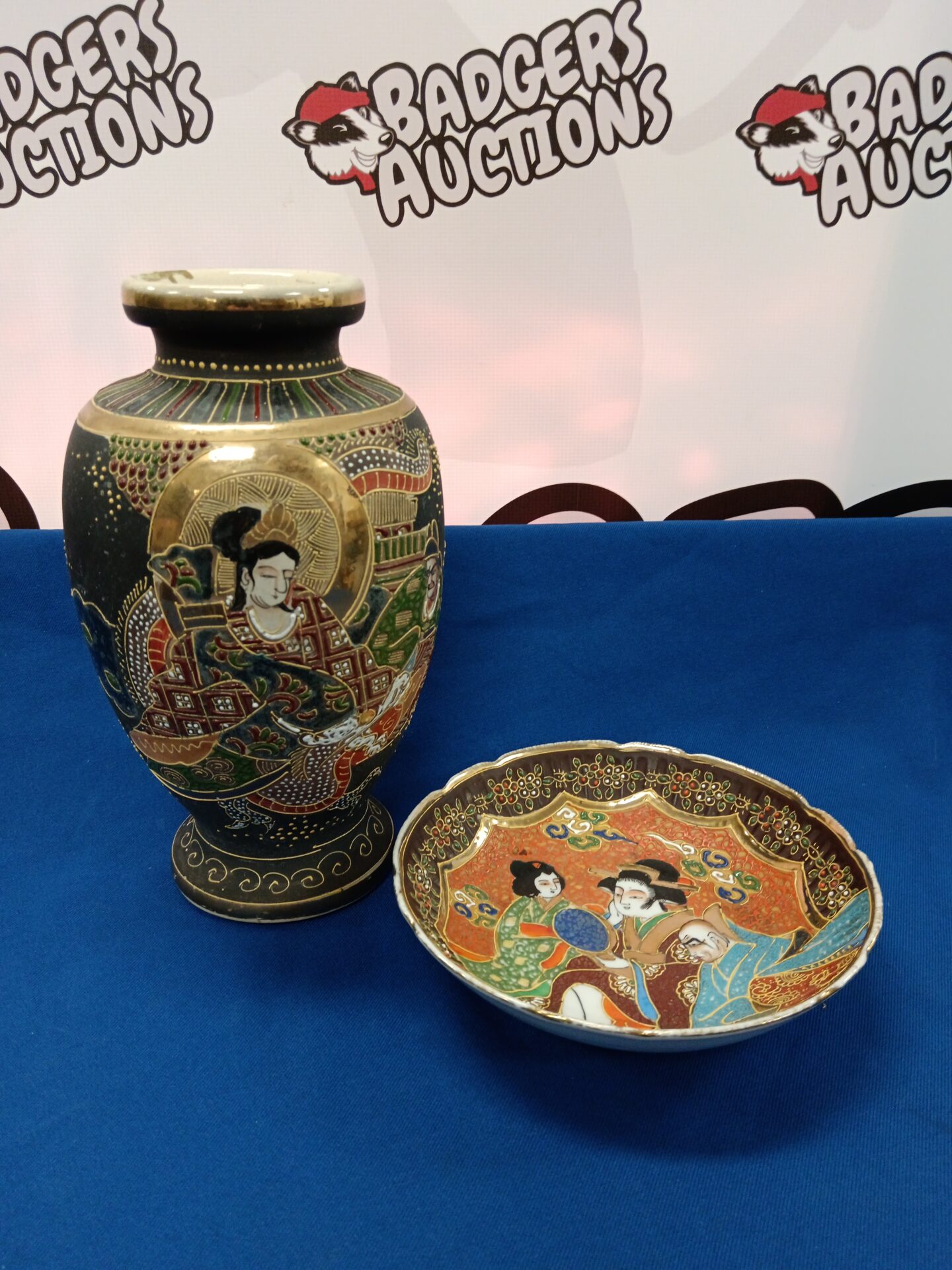 903 two japanese Satsuma vase and dish
