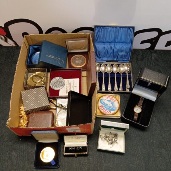 Vintage jewellery, medallions, and cutlery set in a mixed lot.