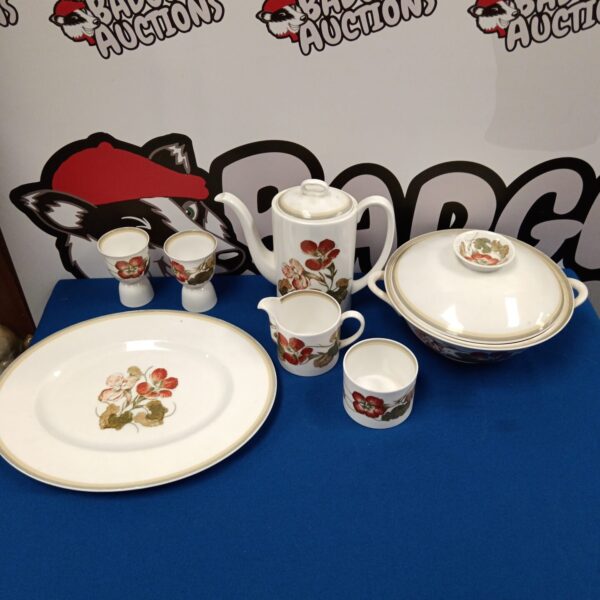 Vintage Susie Cooper Nasturtium china tea set with floral design.