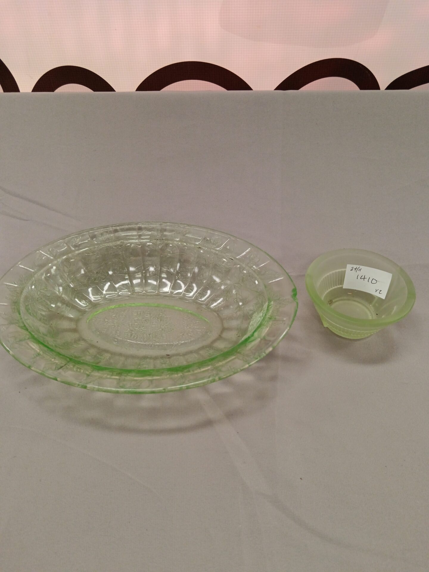 929 Two green uranium glass dishes