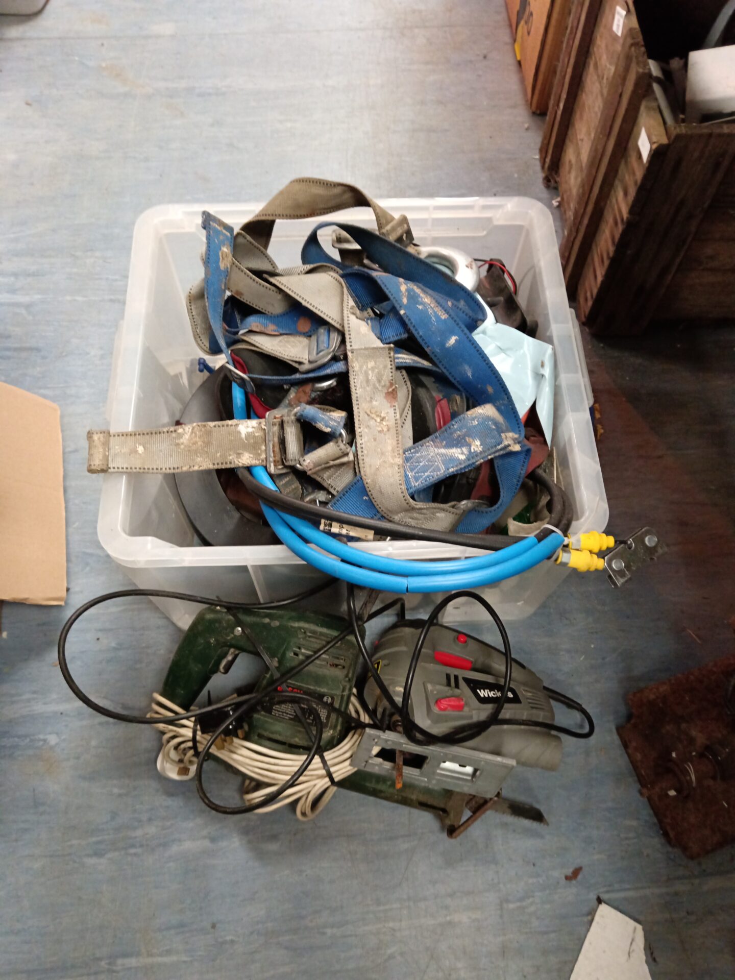 1063 Box of various power tools & straps