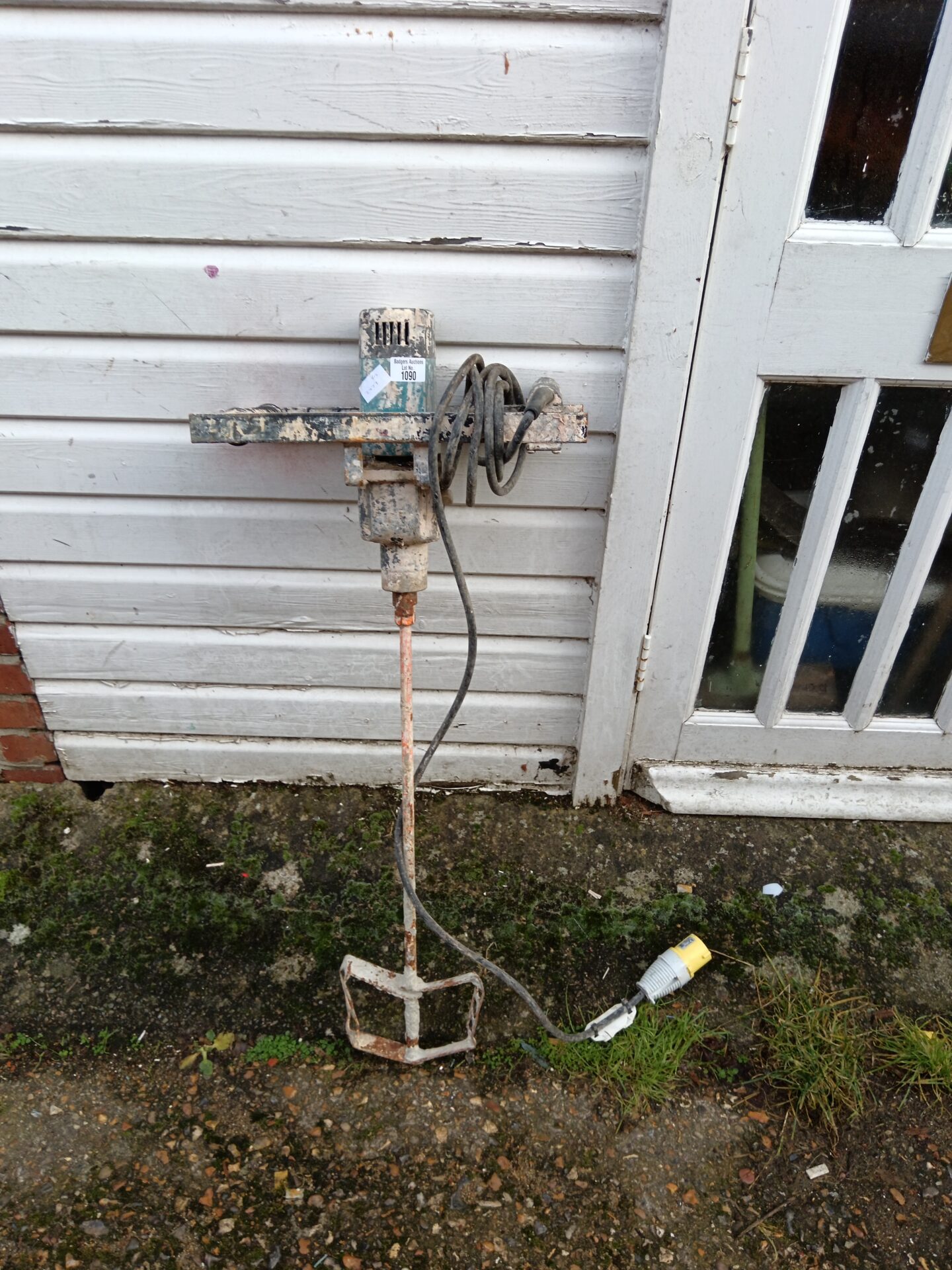 1090 110v Makita plasterers mixer