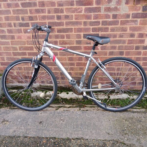 Side view of a vintage Saracen Hyroad mountain bike.