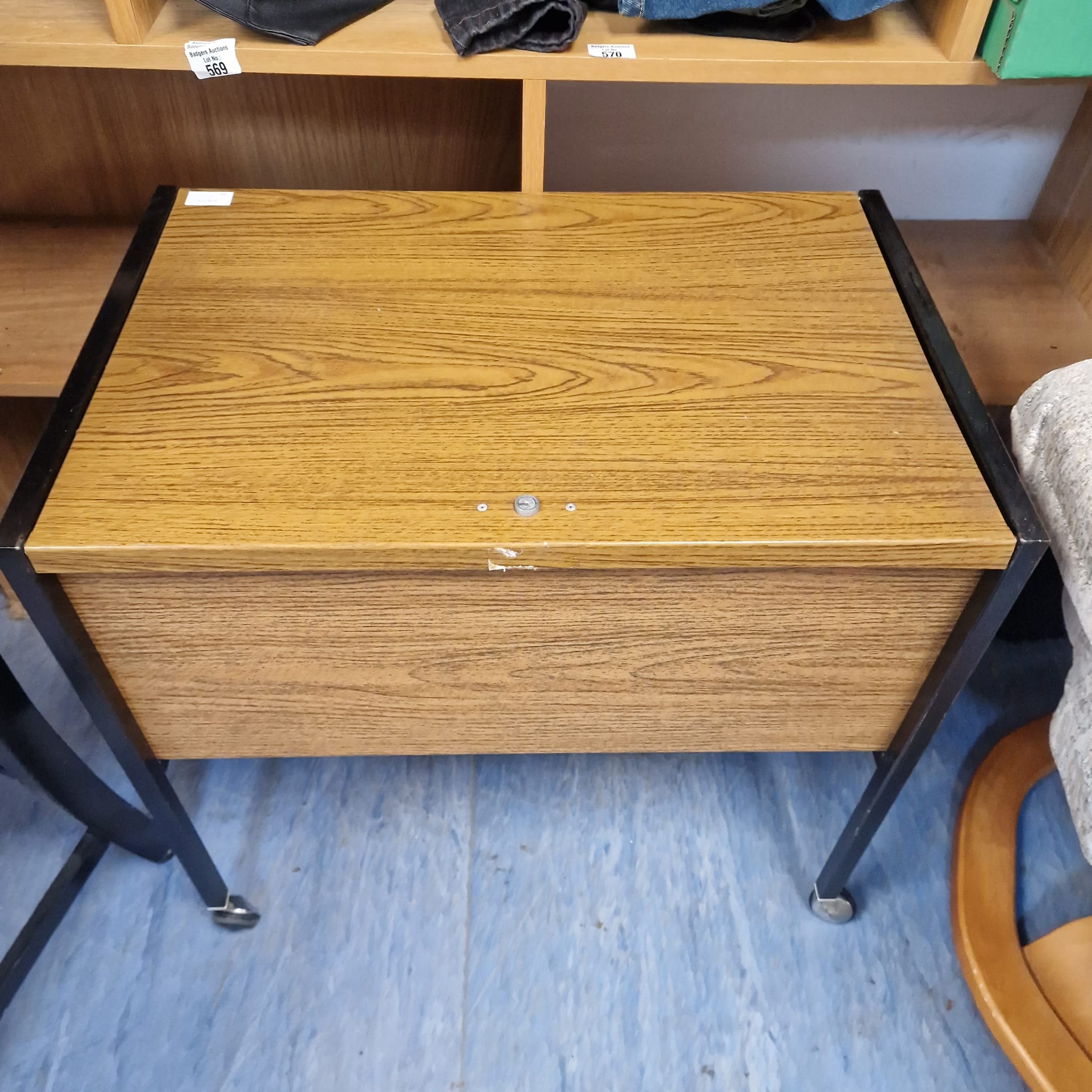 580 wheeled filing cabinet