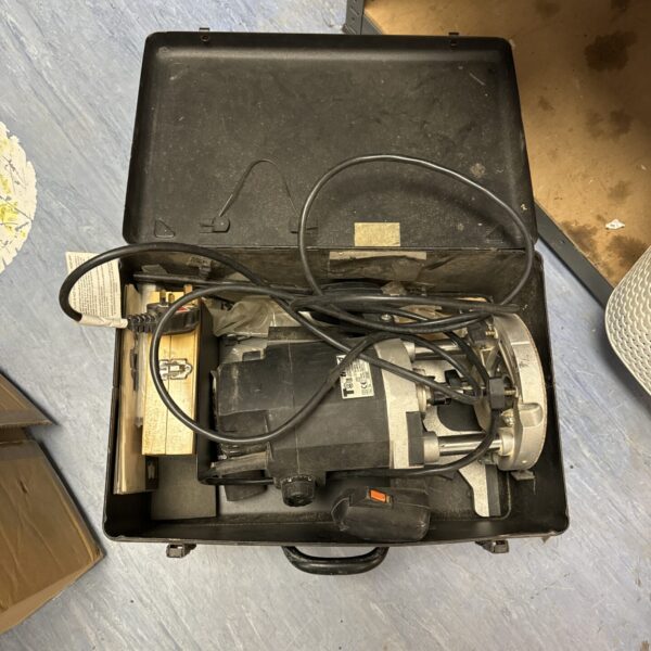Vintage Trend T9E router in a fitted plastic carrying case.