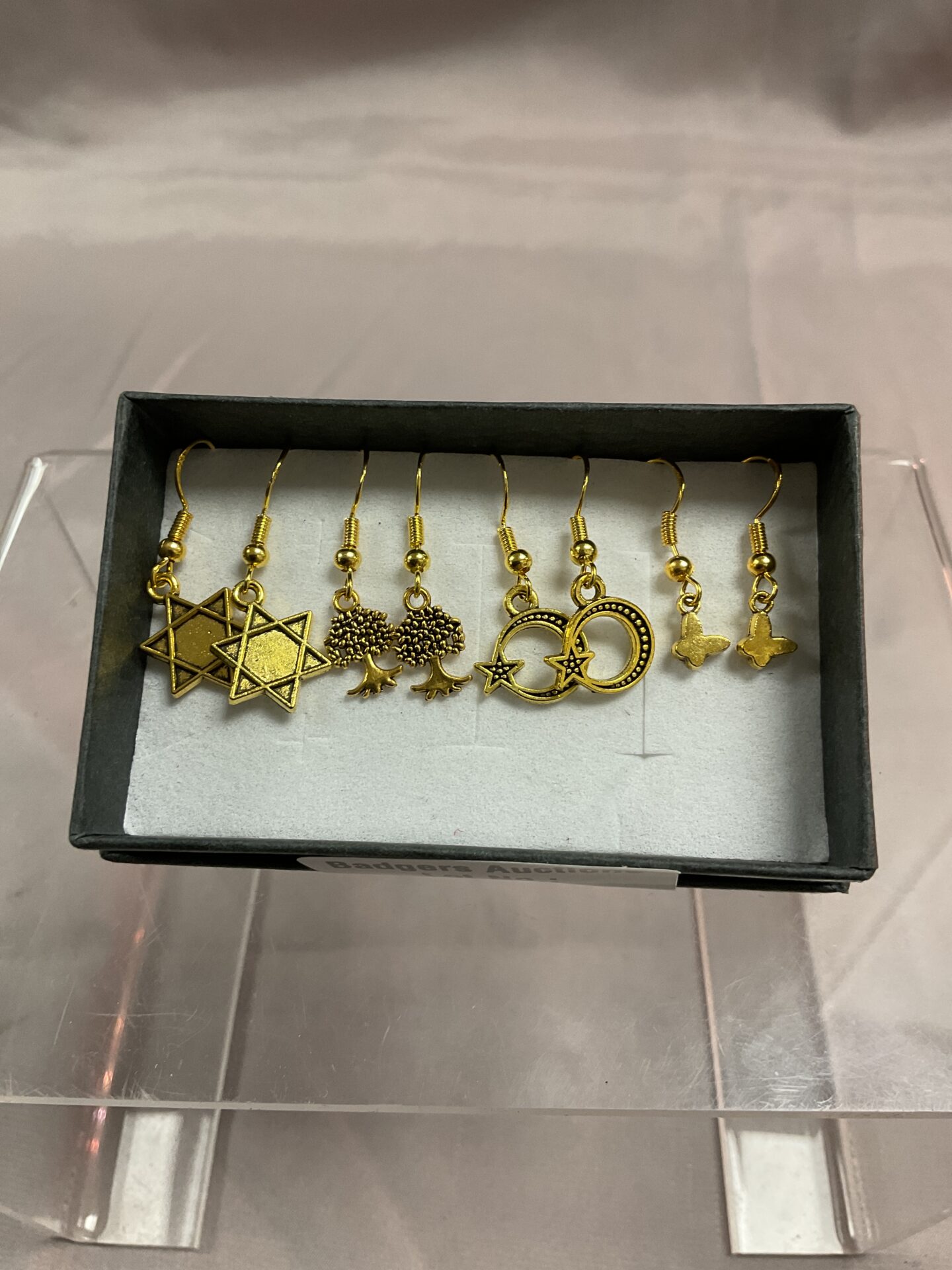 839 Four pairs gilt earrings