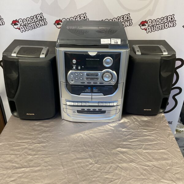 Vintage Aiwa music centre hi-fi system with bookshelf speakers.