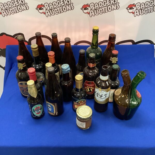 Mixed lot of vintage and retro glass bottles for collectors.