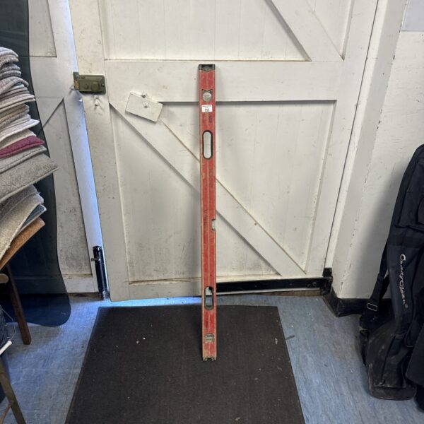 Large Wickes professional spirit level for building and DIY projects.
