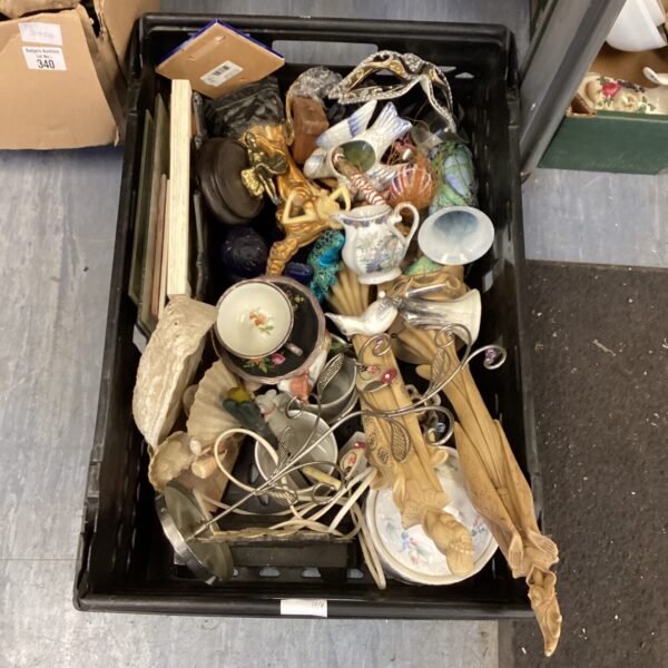 Mixed ornament lot with vintage and decorative figurines.