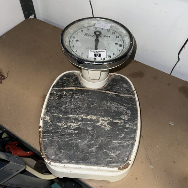 Vintage Waymaster scales with white enamel finish and dial.