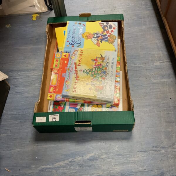 Mixed lot of vintage children’s books for collectors.