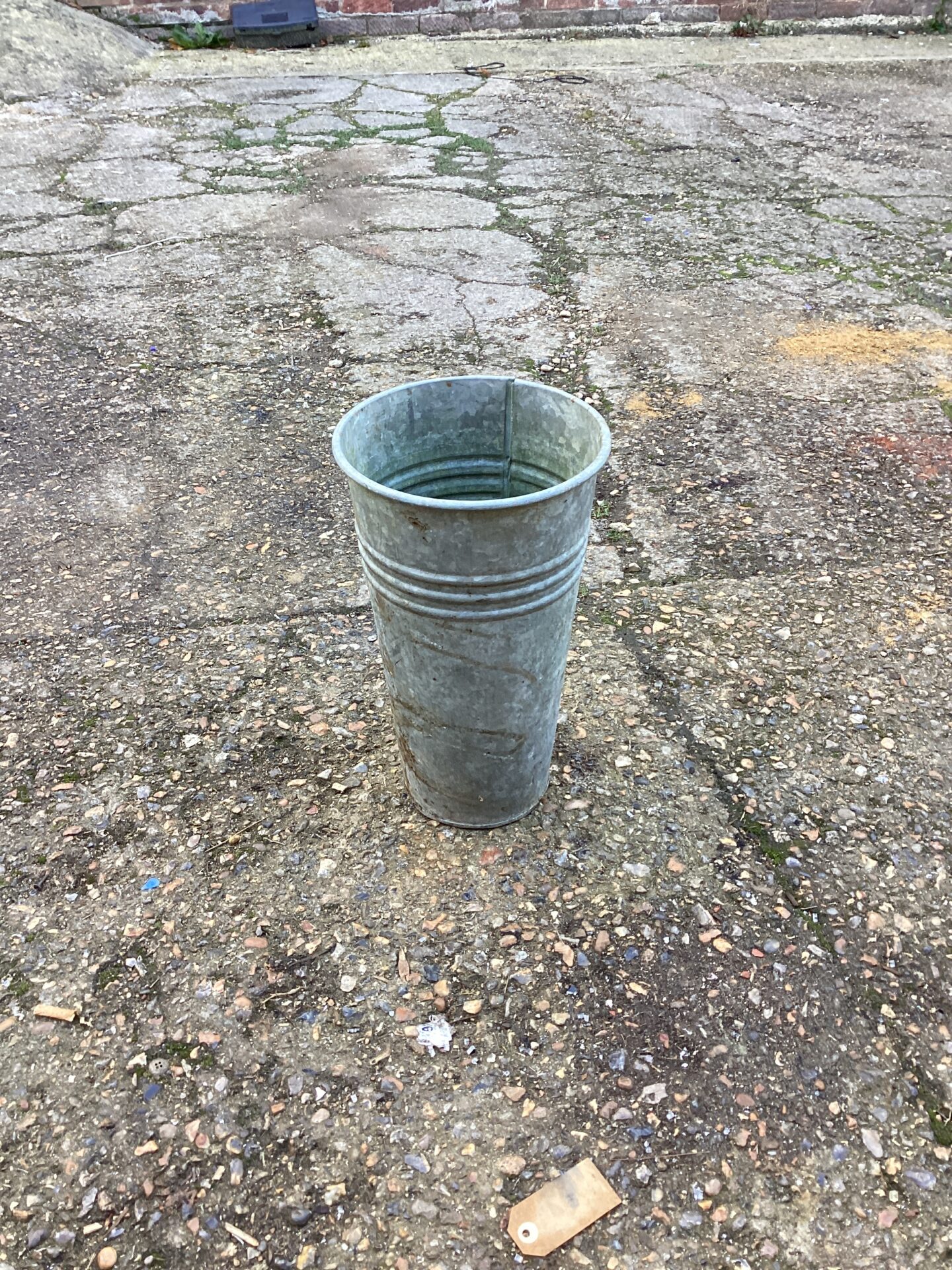 1141 Galvanised Flower bucket
